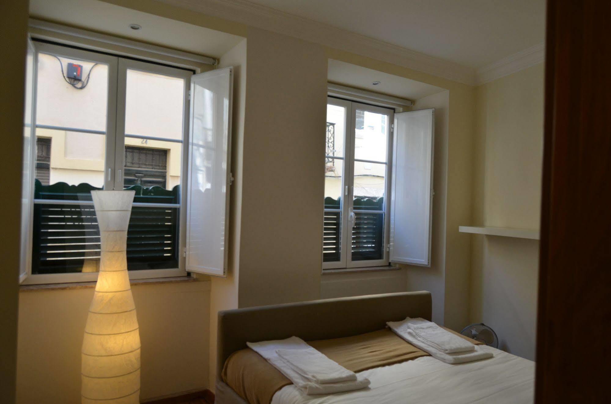 City Stays Chiado Apartments Lisbona Esterno foto